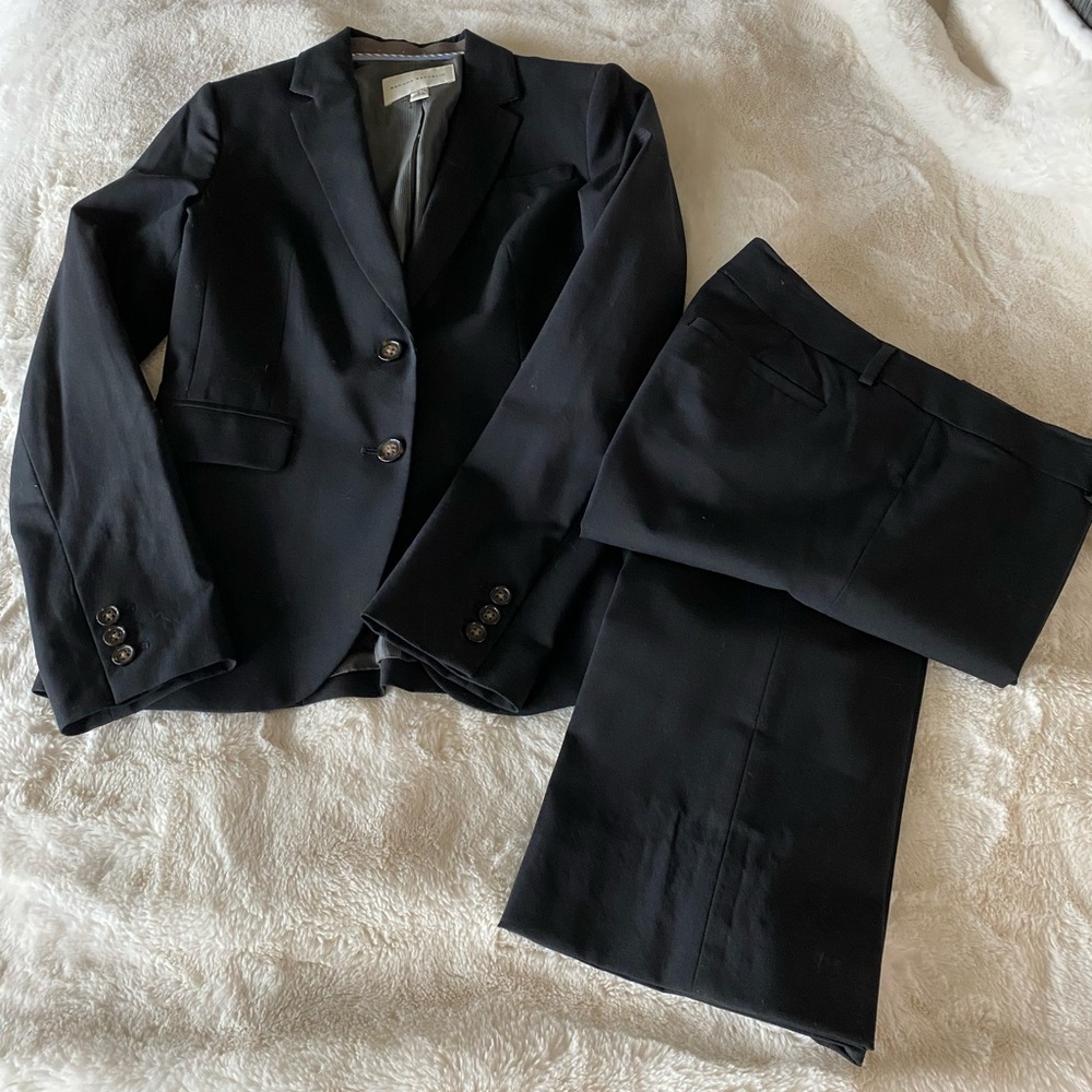 Women’s Banana Republic suit